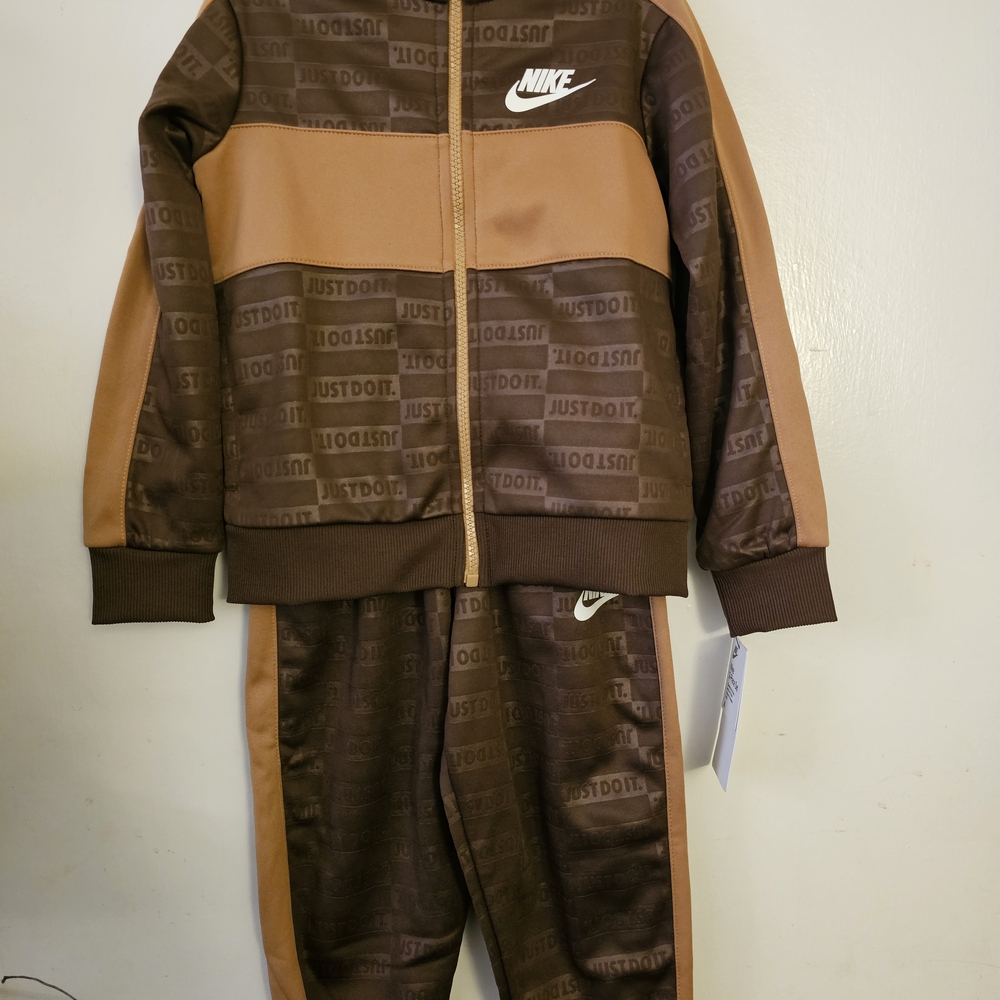 Nike Brown and Tan Costume Set with Quilted Design